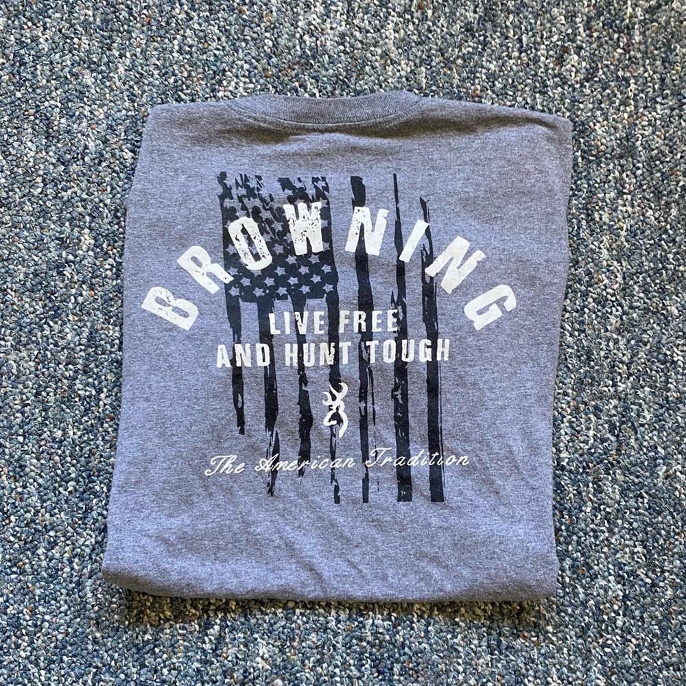 Large Men’s Browning Tee Grey American flag “Life free and hunt tough”